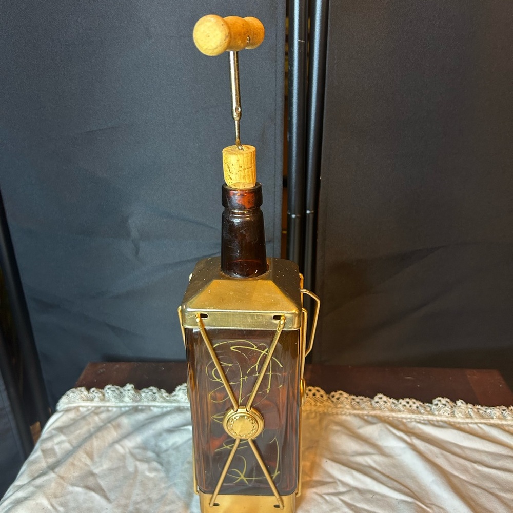 Elegant Gold and Brown Wine Bottle Holder